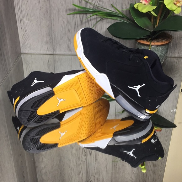 ❤️ Nike Jordan Big Fund black/white-universit gold - Picture 7 of 8